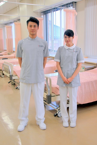 日本赤十字広島看護大学のユニフォーム