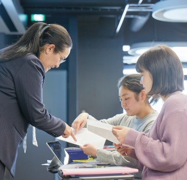 大手前大学　国際看護学部のユニフォーム