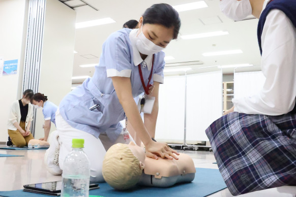 聖路加国際大学のユニフォーム