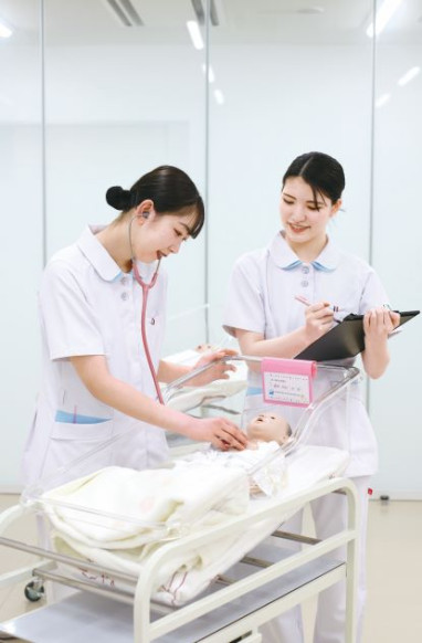 第一薬科大学　看護学部のユニフォーム