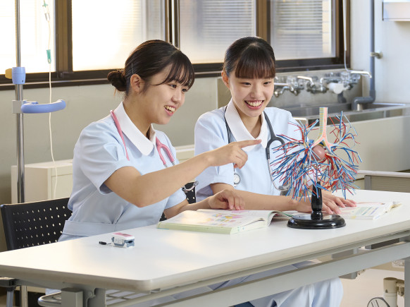 岡山大学 医学部保健学科 看護学専攻のユニフォーム